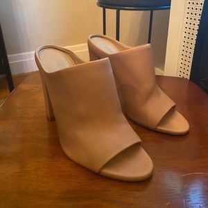 Vince block alora mule